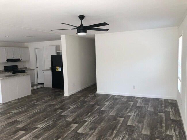 Building Photo - 18043 Ferry Ave
