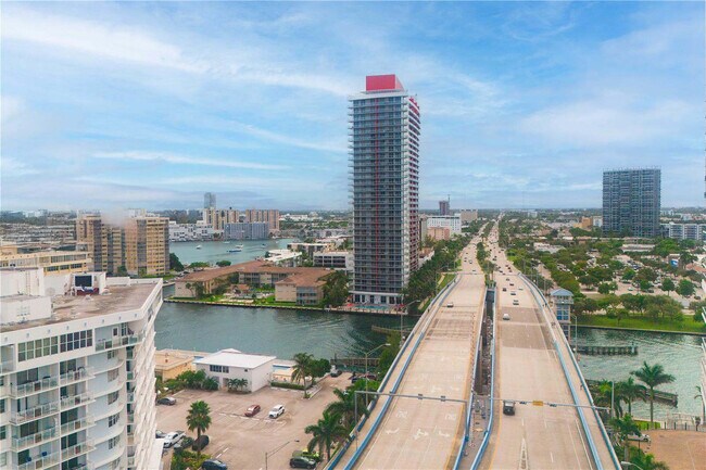 Building Photo - 2602 E Hallandale Beach Blvd