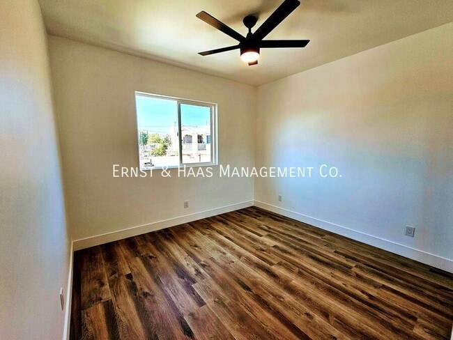 Building Photo - 5016 N Bentree Cir
