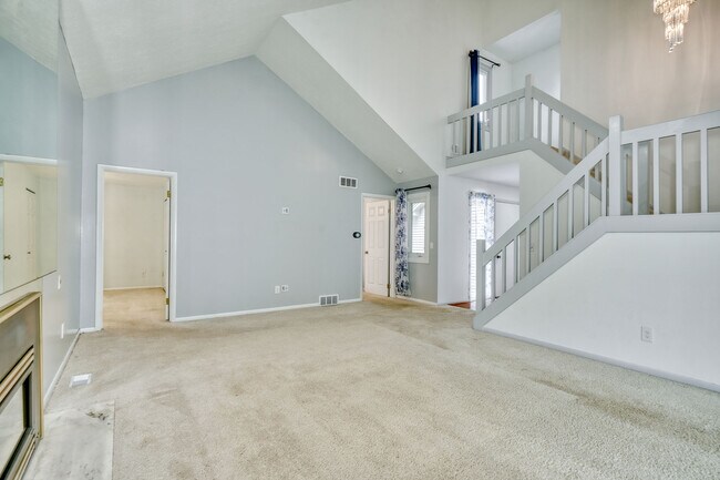 Building Photo - 6 Greenwood Park