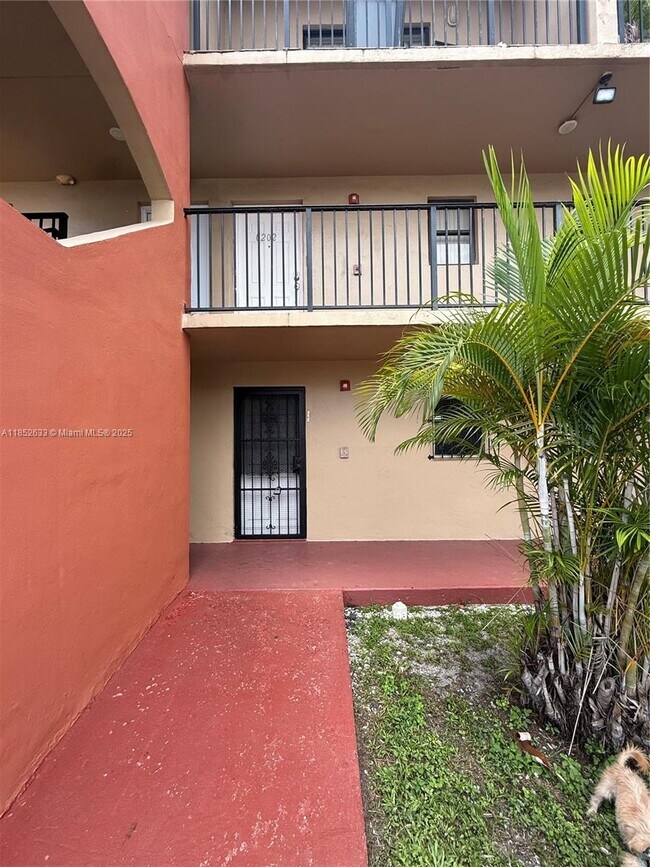Primary Photo - 2313 W 60th St