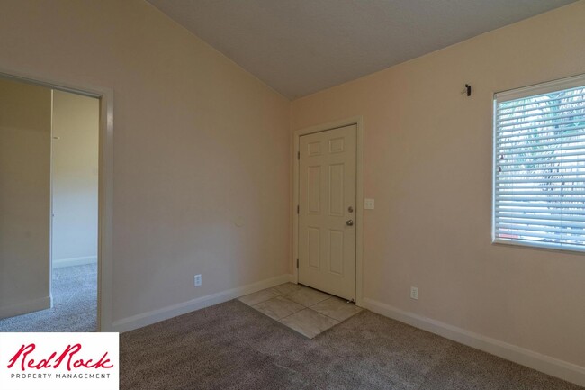 Building Photo - Pet Friendly 2 Bedroom 2 Bathroom Condo.
