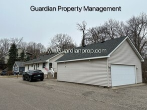 Building Photo - Orono Single Family Home, Large Garage, Sp...