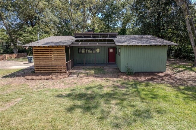 Building Photo - 410 Hardeman Ave
