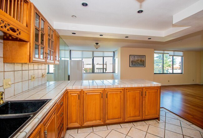 Building Photo - 101 Lombard St