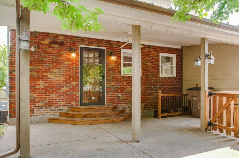 Building Photo - 1106 Lawrence Ave