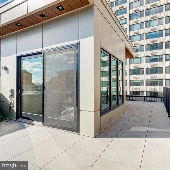 Building Photo - 111 S 24th St