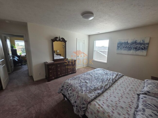 Building Photo - MOVE IN SPECIAL OF THE YEAR! Sign a lease ...