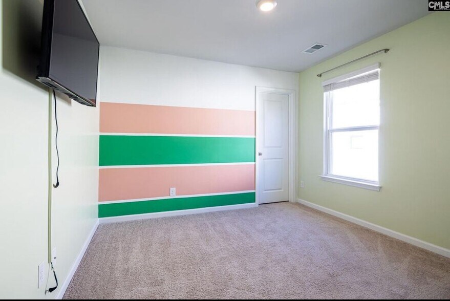 Building Photo - 833 Kirby Ct