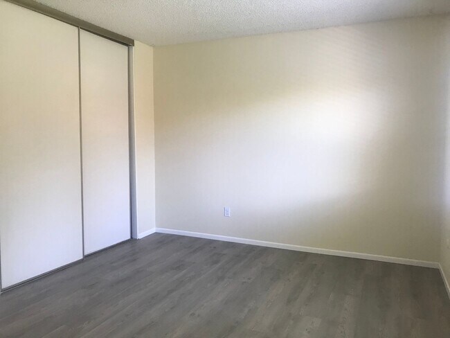 Building Photo - Cozy Grand Terrace Home