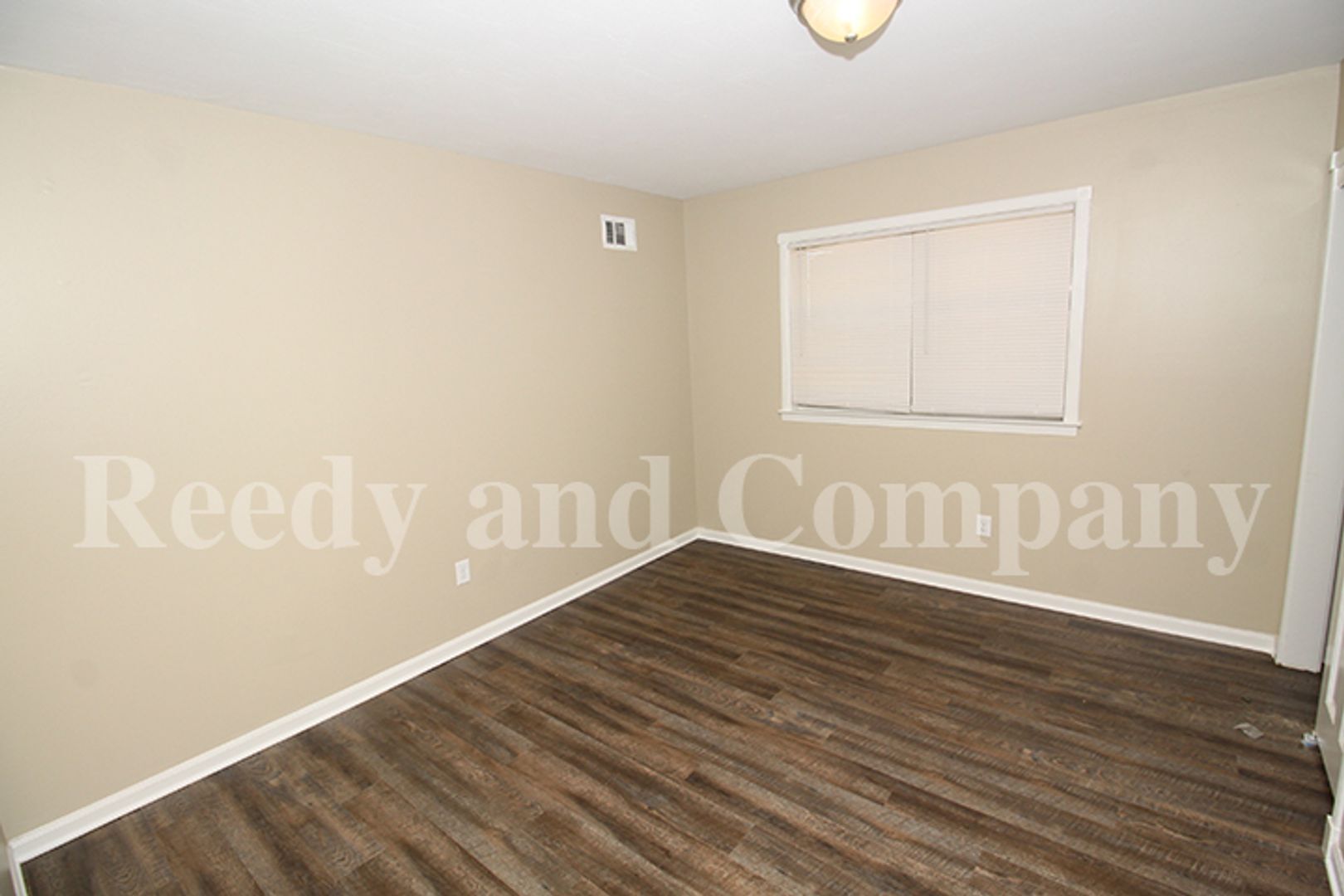 Building Photo - 3235 Fox Chase Dr
