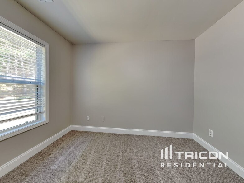 Building Photo - 4556 Bellemeade Dr