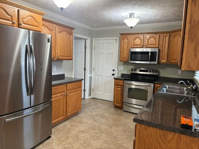 Building Photo - 867 Flintwood Rd