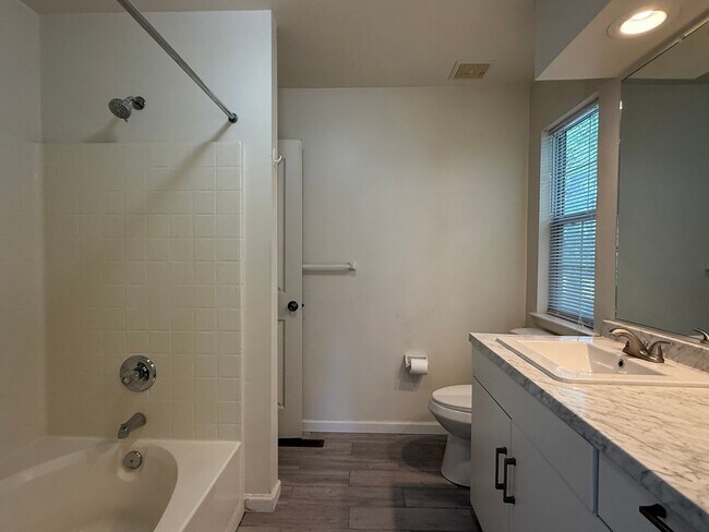 Building Photo - Condo Townhouse in Castleton Camden Village