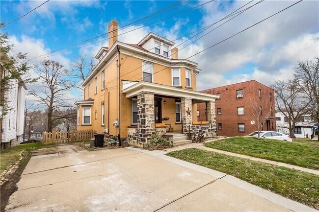 Building Photo - 1549 McFarland Rd