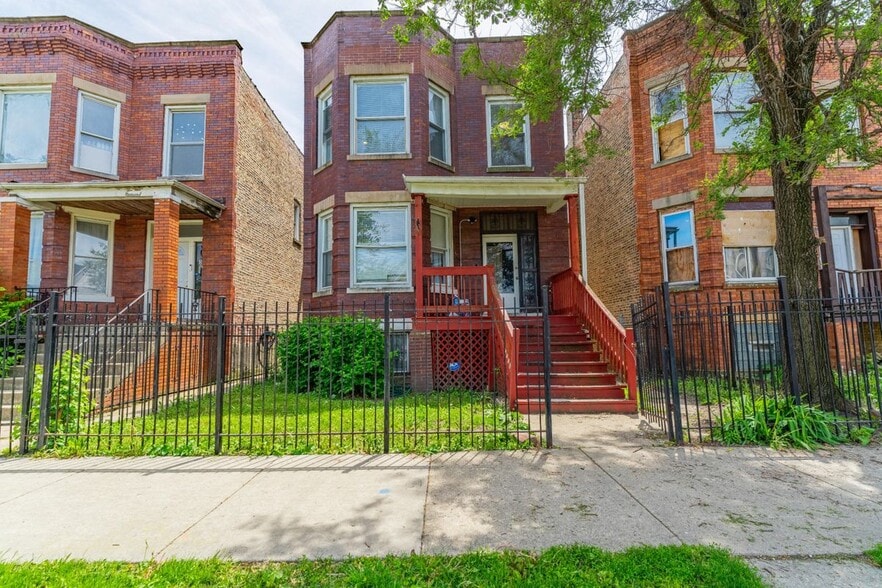 Building Photo - 5025 W Huron St