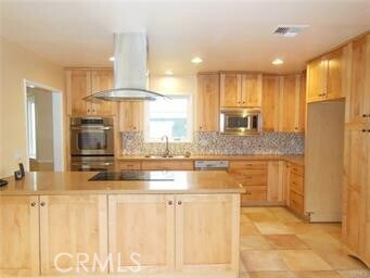 Building Photo - 944 Portola Dr