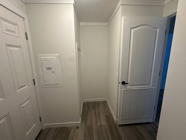 Building Photo - 5222 Greenwich Rd