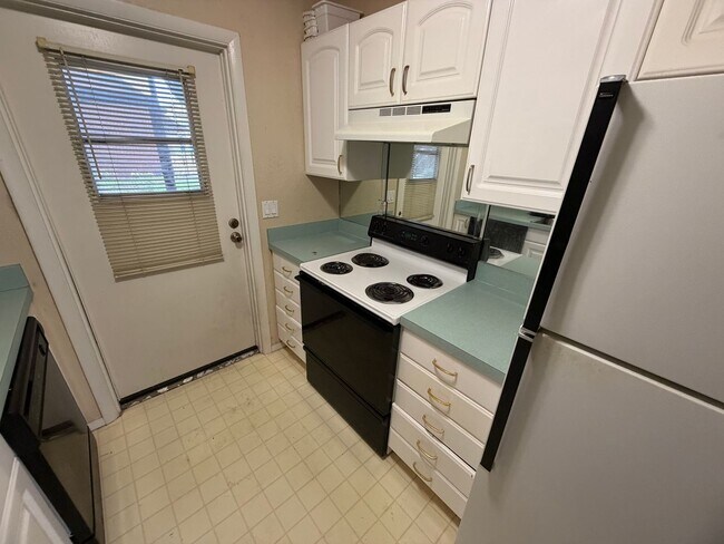 Building Photo - Affordable Lakefront Living in Camelot by the Lakes | First-Floor 1 Bed / 1 Bath | $1250