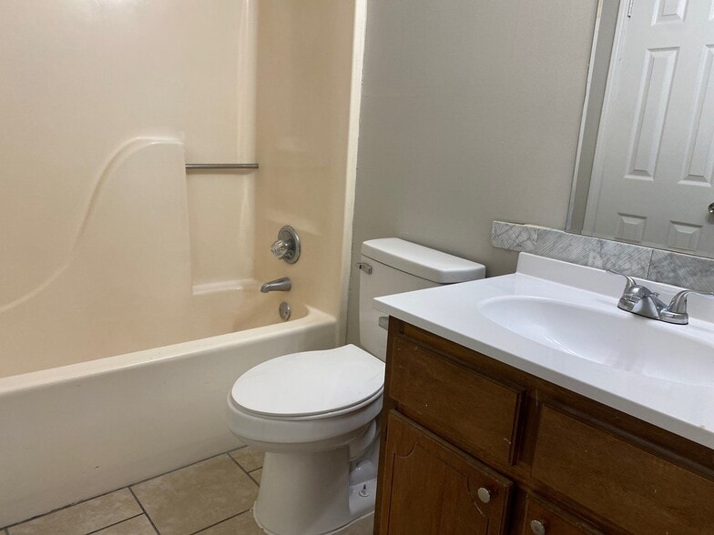 Building Photo - 31 Manchester Bay