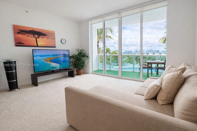 Building Photo - 7900 Harbor Island Dr