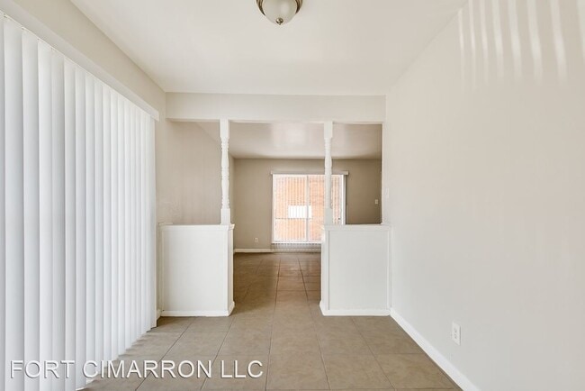 Building Photo - 830 Arlington River Dr