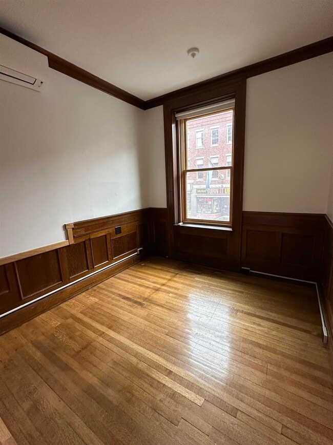 Building Photo - 4 Elliot St