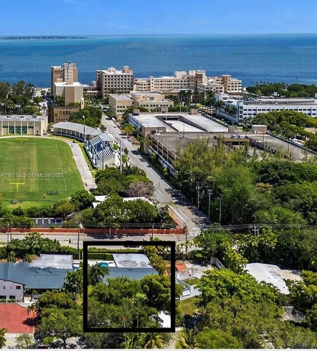 Building Photo - 247 Shore Dr S