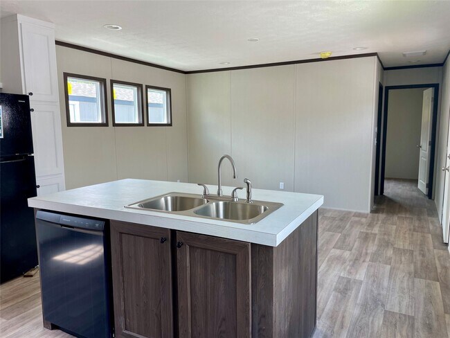 Building Photo - 720 S Shanks St