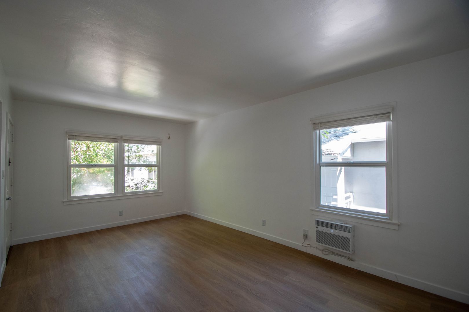 Building Photo - 14437 Dickens St