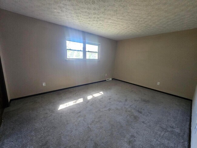 Building Photo - 6648 Kennerdown St
