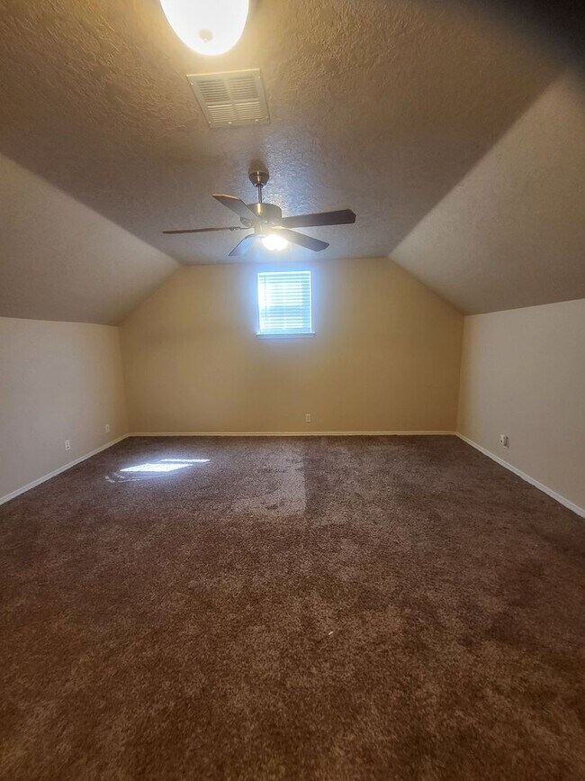 Building Photo - Beautiful Eagle Home