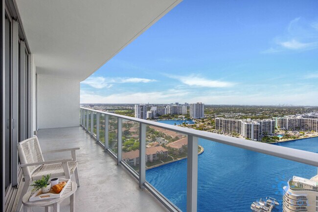 Building Photo - 4010 S Ocean Dr