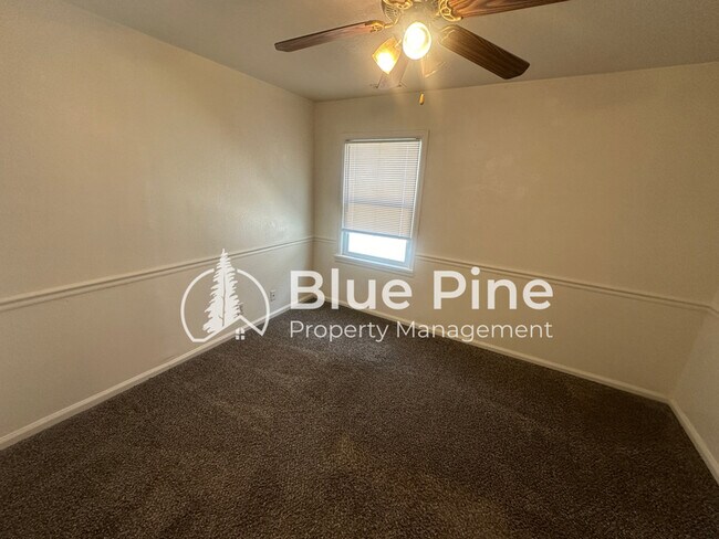 Building Photo - 439 E Wyeth St