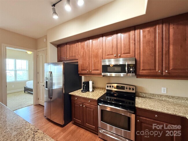 Building Photo - 4625 Piedmont Row Dr