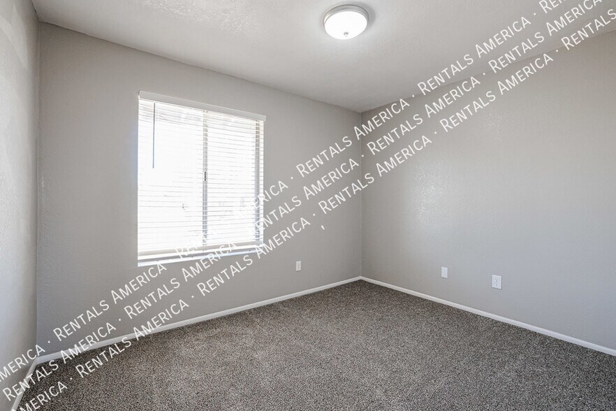 Building Photo - 1453 W Tonopah Dr