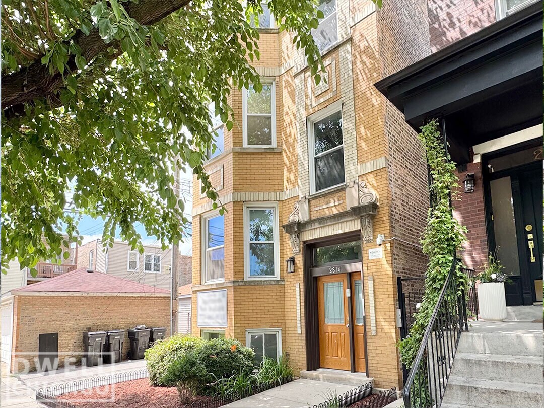 Building Photo - 2816 N Troy St