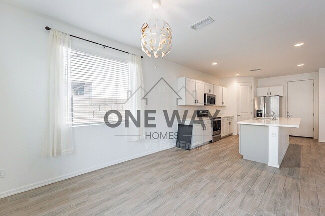 Building Photo - 9258 E Static Ave