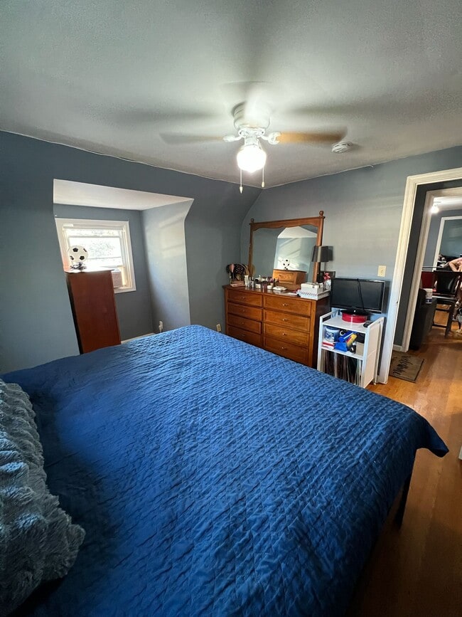 Building Photo - 2505 Girard Pl