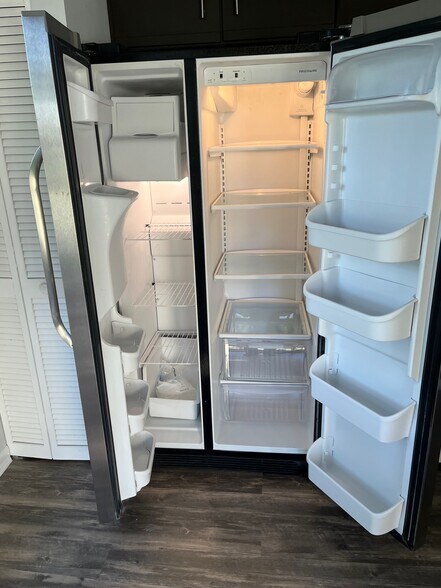 Refrigerator & Freezer - 3930 SW Greenwood Way