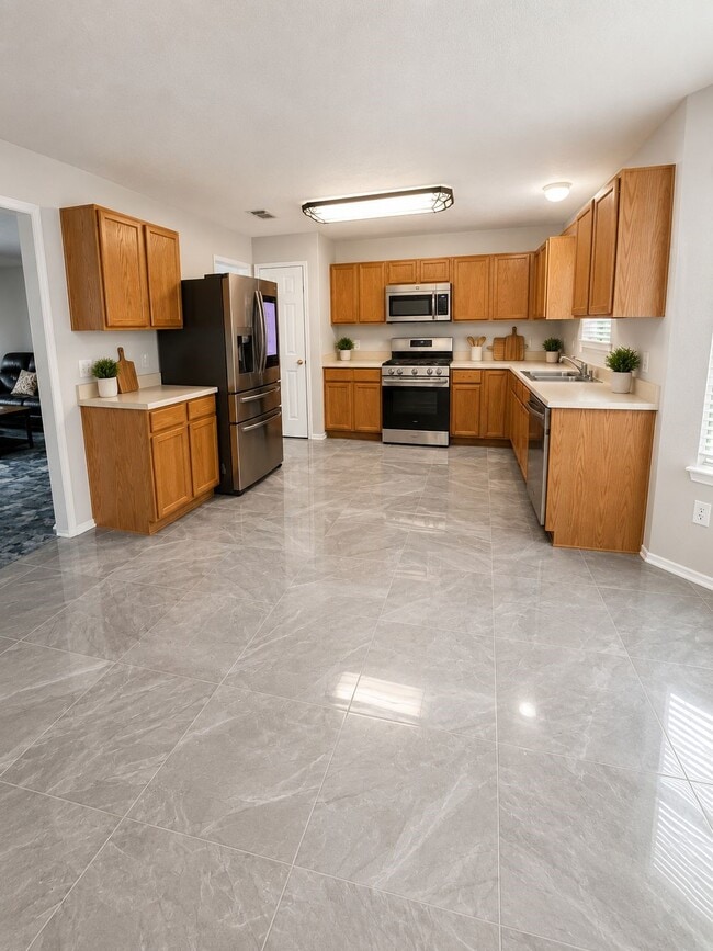 Building Photo - 16126 Flatridge Ct