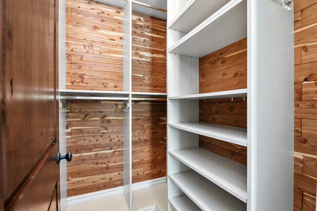 Building Photo - 26509 Via Sacramento