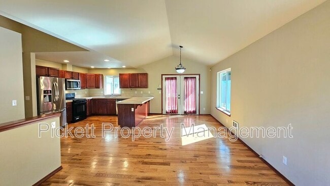 Building Photo - 1330 Corbet Dr