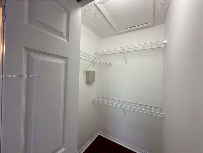 Building Photo - 2308 SE 23rd Terrace