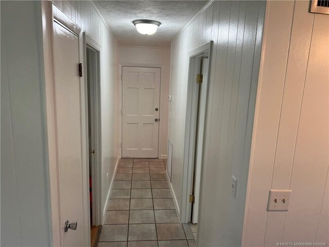 Building Photo - 2172 NE Pelican Terrace