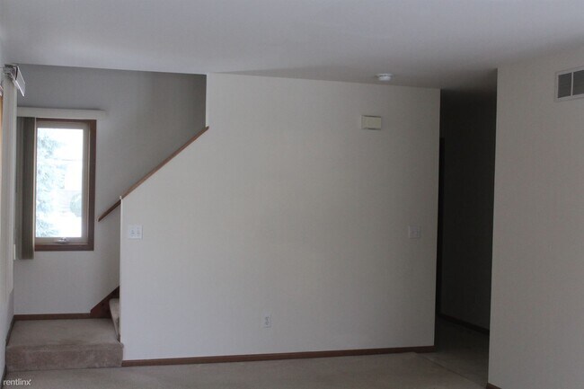 Building Photo - 3 br, 1.5 bath Duplex - 2403 Morning Dawn Dr
