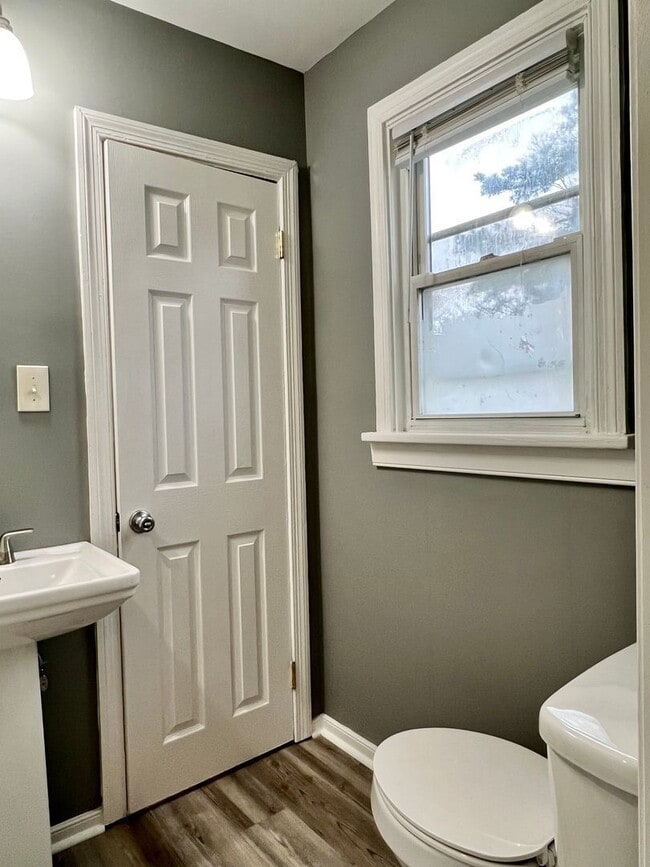 Building Photo - 3209 Chesham St