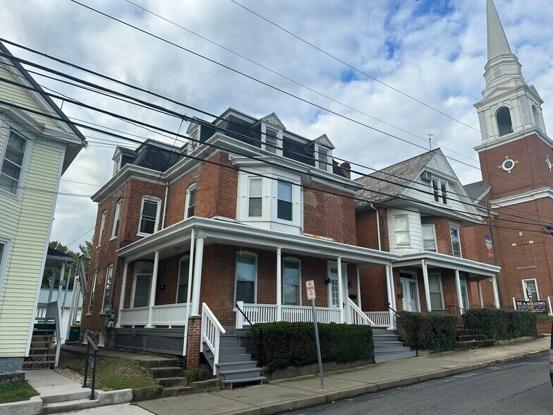 Street view - 18 W North St