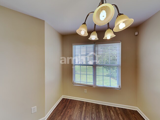 Building Photo - 1628 Antebellum Dr