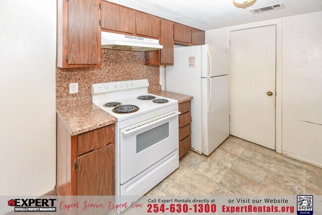 Building Photo - Charming Quad-Plex Near Long Branch Park! Unit A